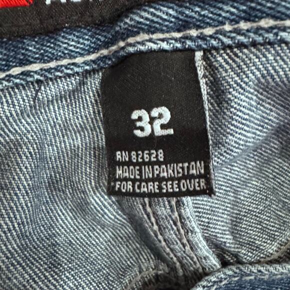 Southpole Vintage Denim Shorts Men’s 32 Y2K Baggy Bermuda Medium Wash - Picture 7 of 8